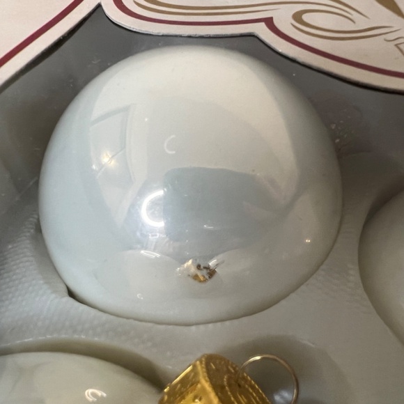 6 Vintage White Tree Ornaments Glass Balls Danson In Original Box 2.5” - Picture 14 of 14